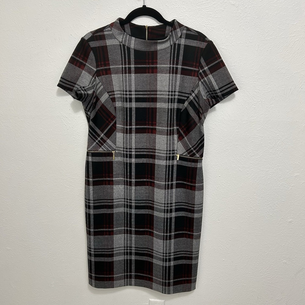 Tahari Plaid Sheath Dress Black Gray Classic Work Career Business Preppy Size 12